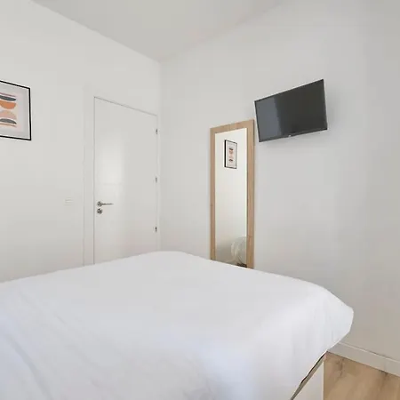 Iluminado Y Acogedor Piso En דירה *