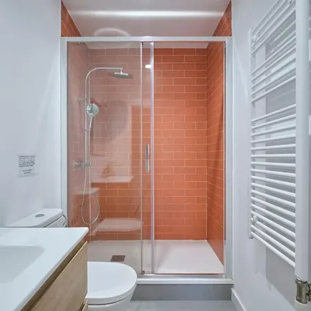 Iluminado Y Acogedor Piso En *